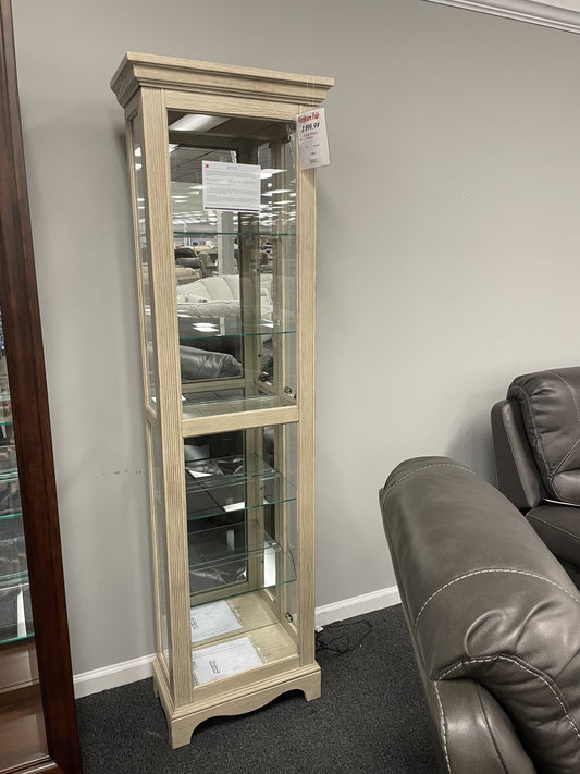 Pulaski Furniture P021595 Elegant Curio Cabinet