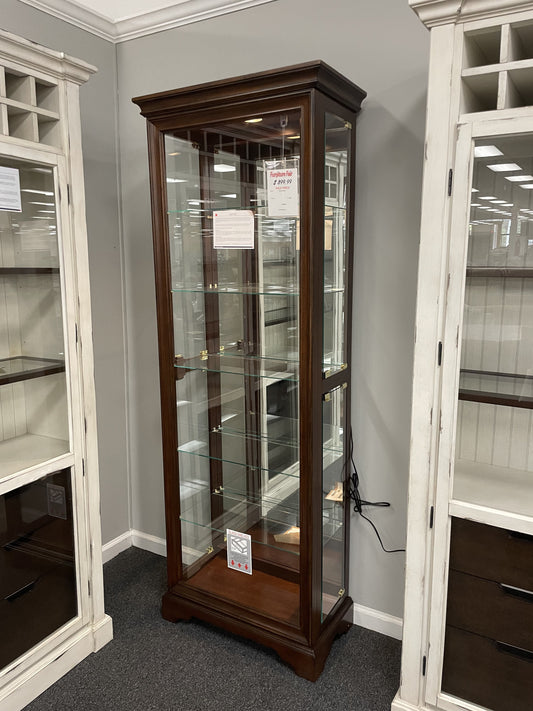 Pulaski Furniture 21308 Curio Cabinet