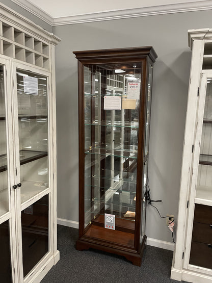 Pulaski Furniture 21308 Curio Cabinet — image 2