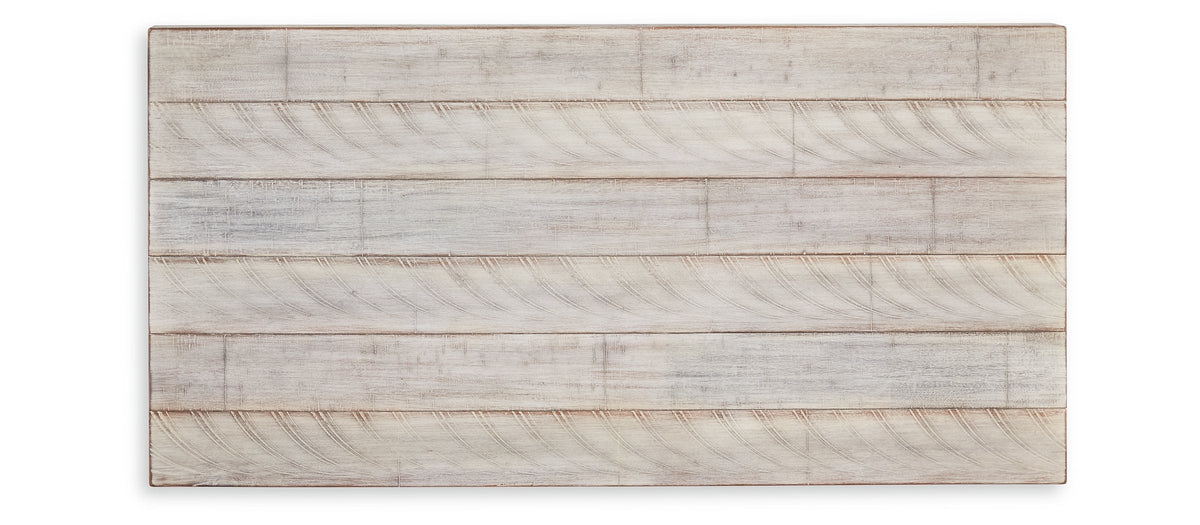 Carynhurst Table (Set of 3)